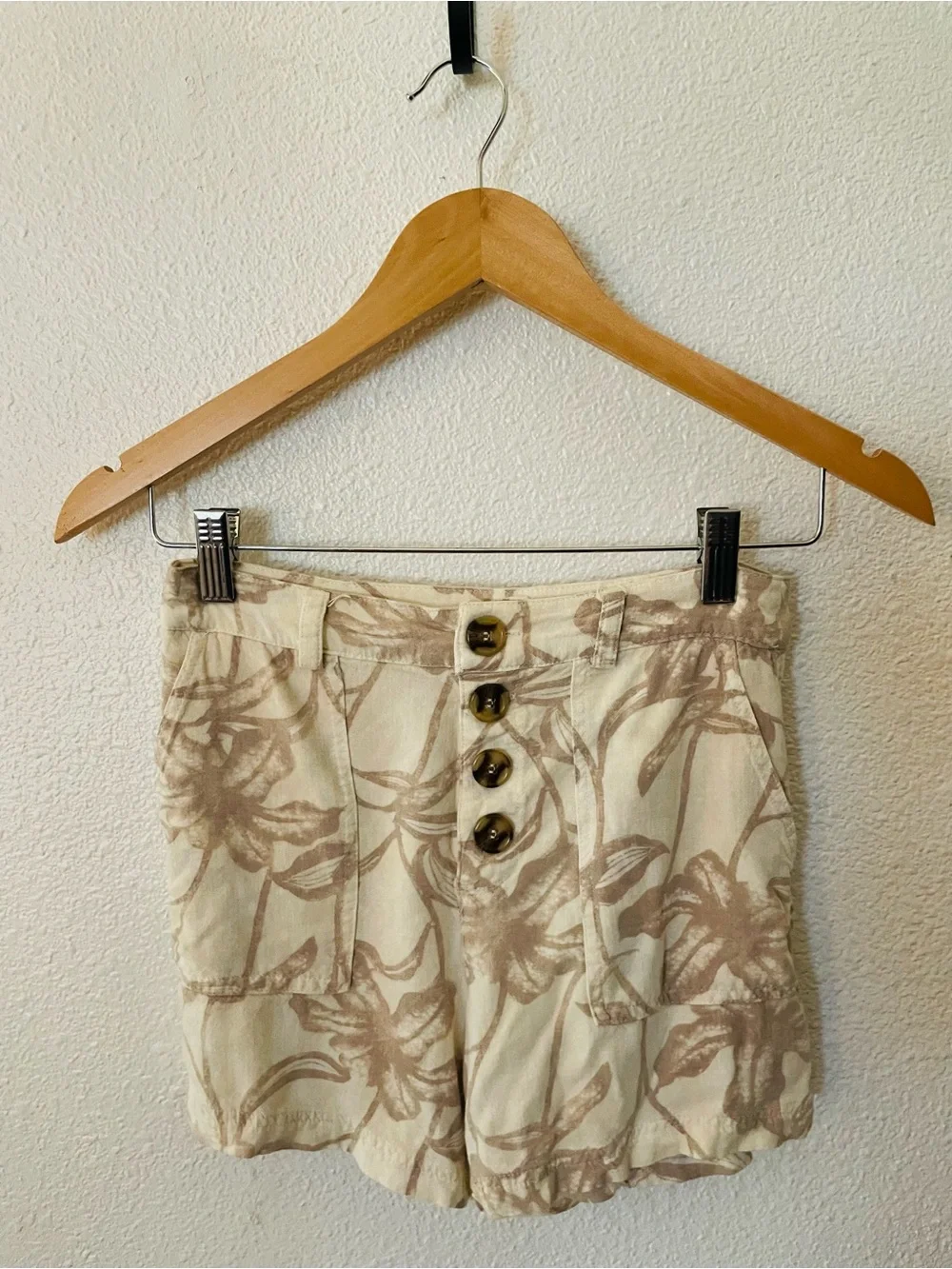 O'Neill Beige Floral High-Waist Button Shorts Size 25